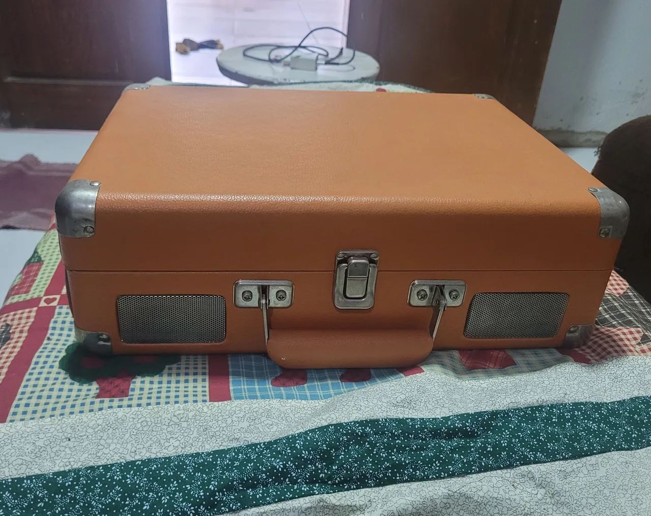 Vitrola Raveo Sonetto, Maleta Toca-Discos com Bluetooth e USB - Foto 3