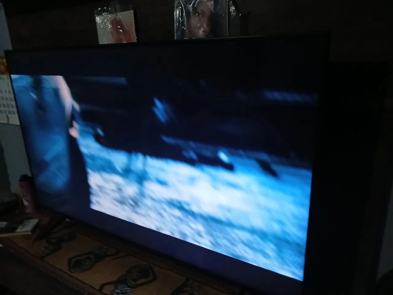 Tv Samsung smart linda 65 polegadas um risco imperceptível na tela aceito uma menor c volt - Foto 4