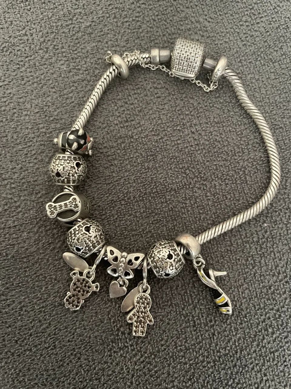 Pulseira e berloques vivara 
