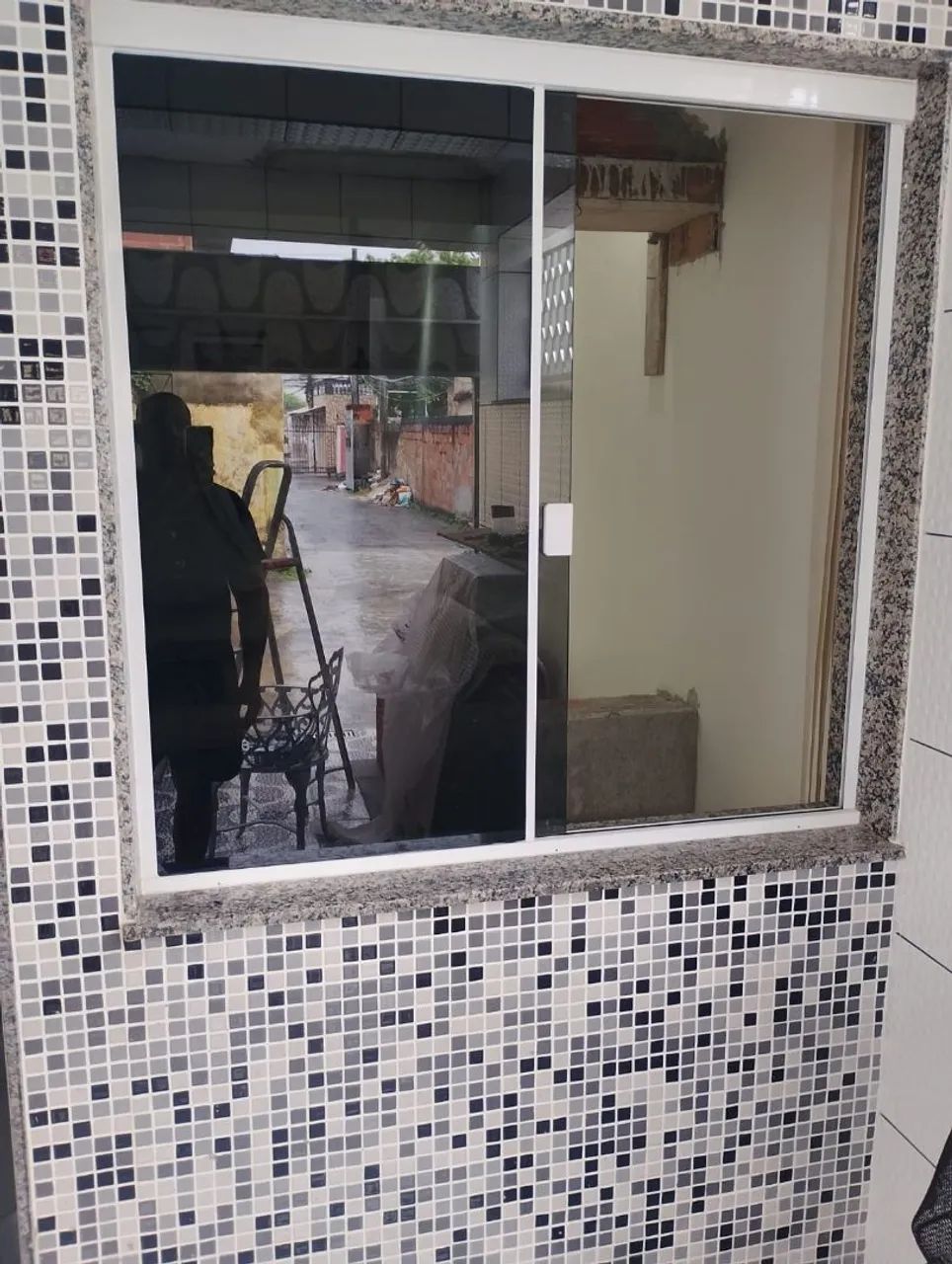 Janela e porta versatik em blindex fumê. - Foto 3
