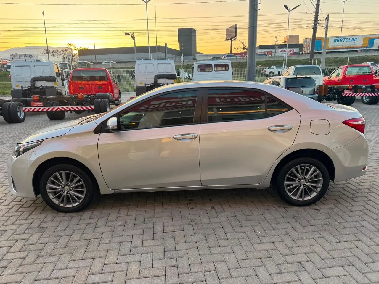 Toyota Corolla XEI 2.0 Flex 16V Aut. 2017 - Foto 4