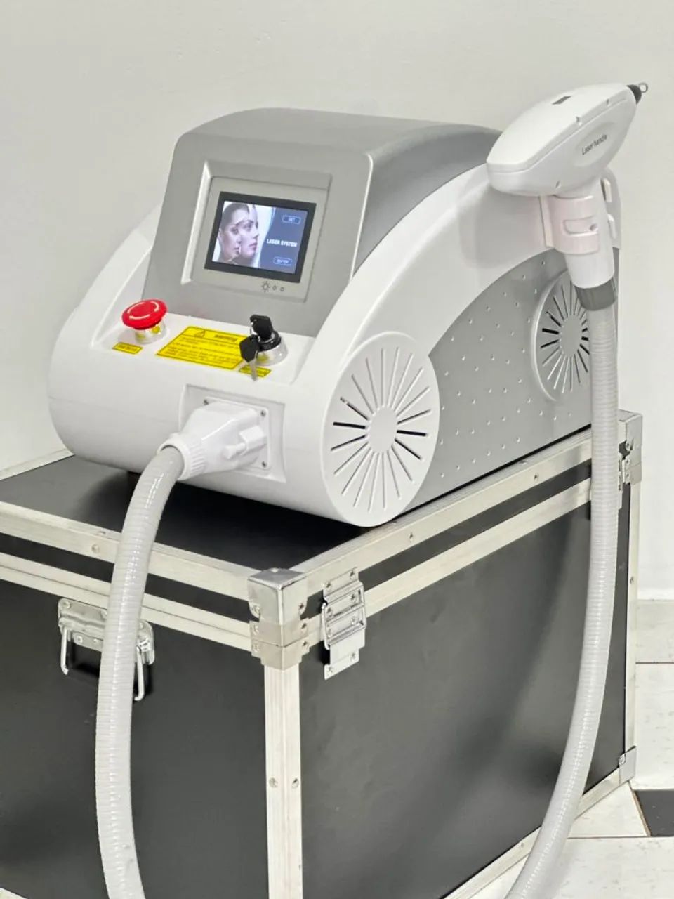 Laser ND Yag Remoção de tatuagem  - Foto 3