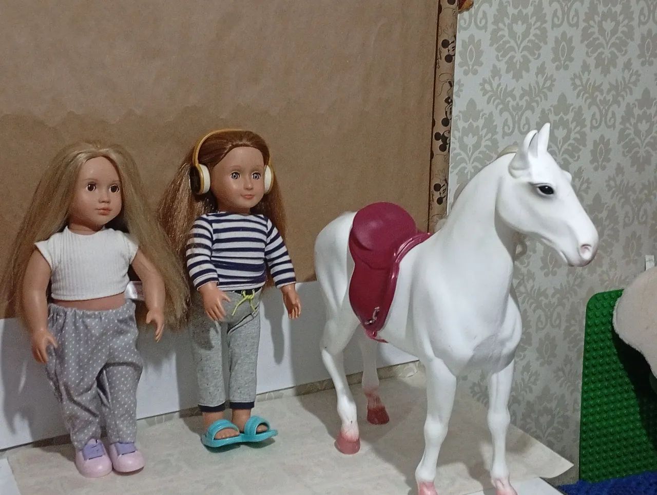 Lote Bonecas Our Generation e Cavalo Ouro Generation  - Foto 2