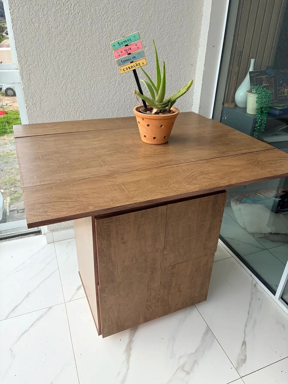 Mesa com banquetas - Foto 3