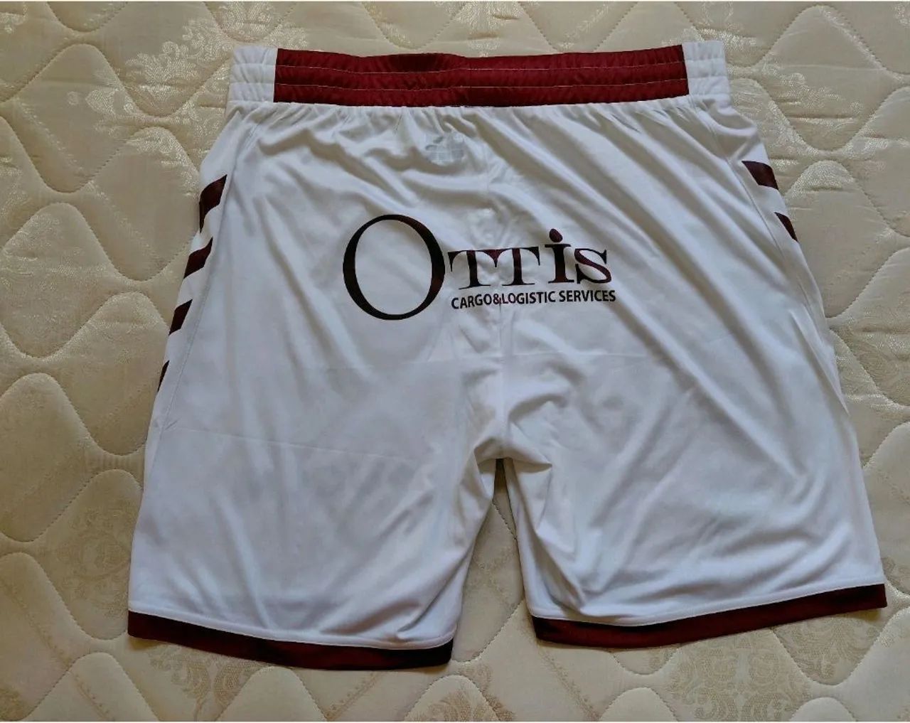 Short hummel albacete cor branco GG de 2018 - Foto 2