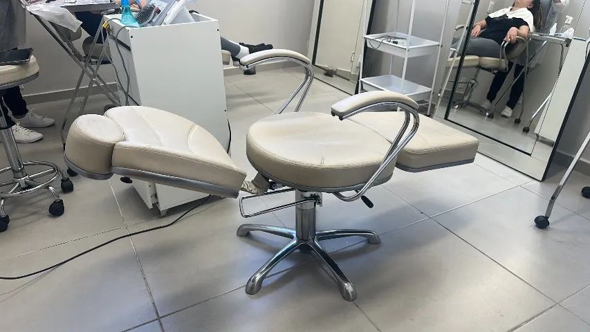 Cadeira Reclinável / Poltrona Estética + Mocho - Foto 3