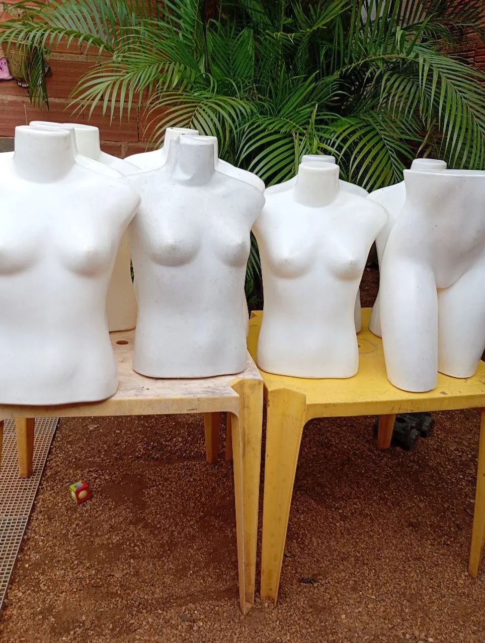 Manequins homem, mulher e menina