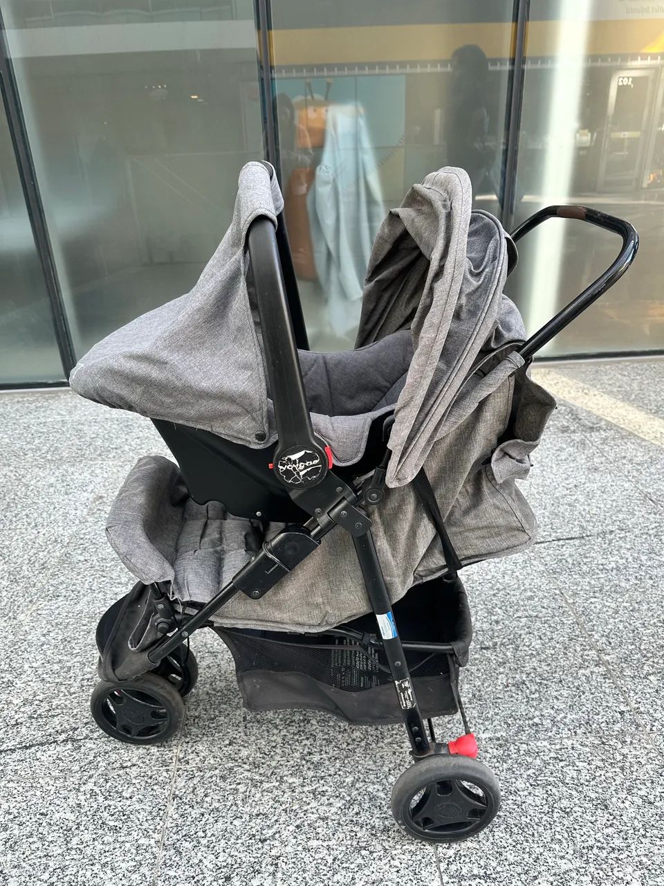 Carrinho de Bebê + Bebê Conforto