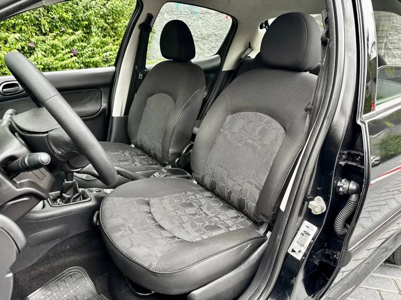 Peugeot 207 XR 1.4 Flex 8V 5p, foto 6 de 9
