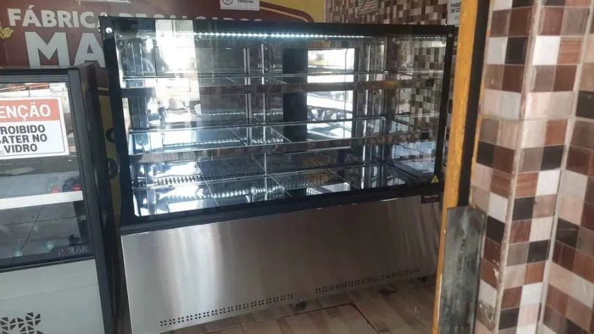 VITRINE ESTUFA VENANCIO 1.50M NOVO 
