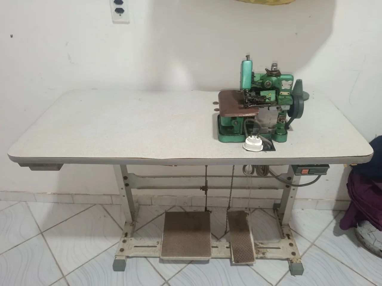 Máquina averlock chinesinha
