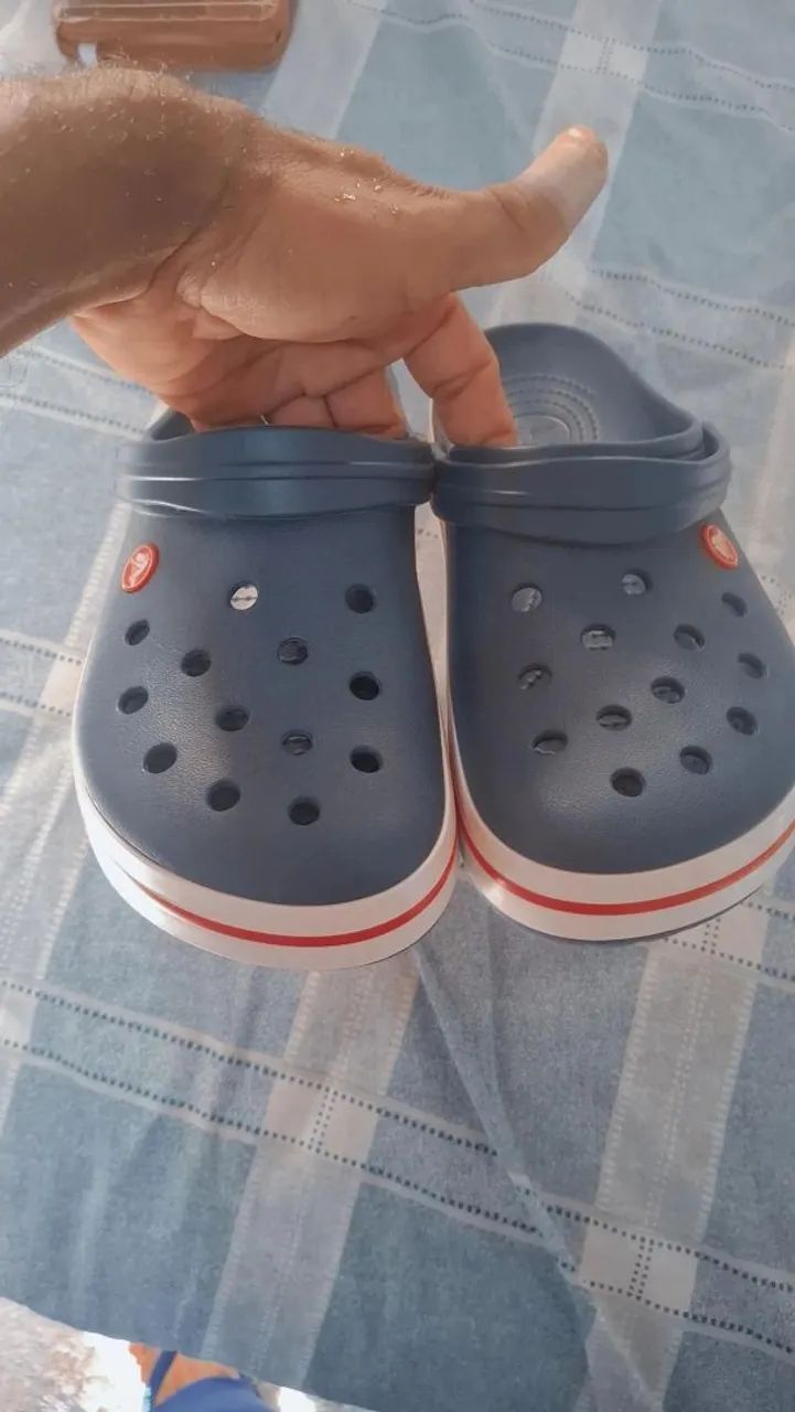 Vendo Sandália Crocs número 40 - Foto 2