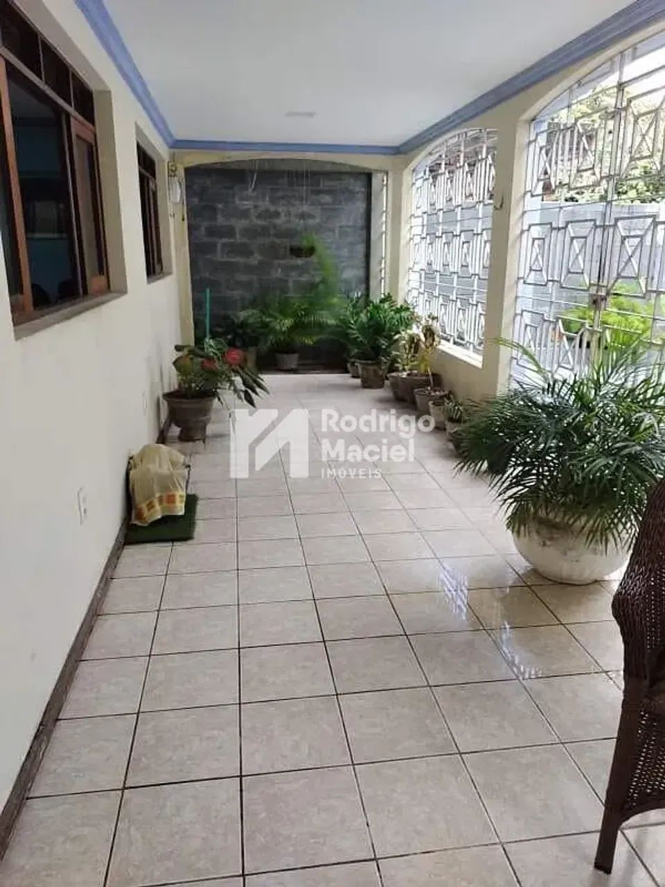 Vende-se Casa Duplex no Cordeiro.