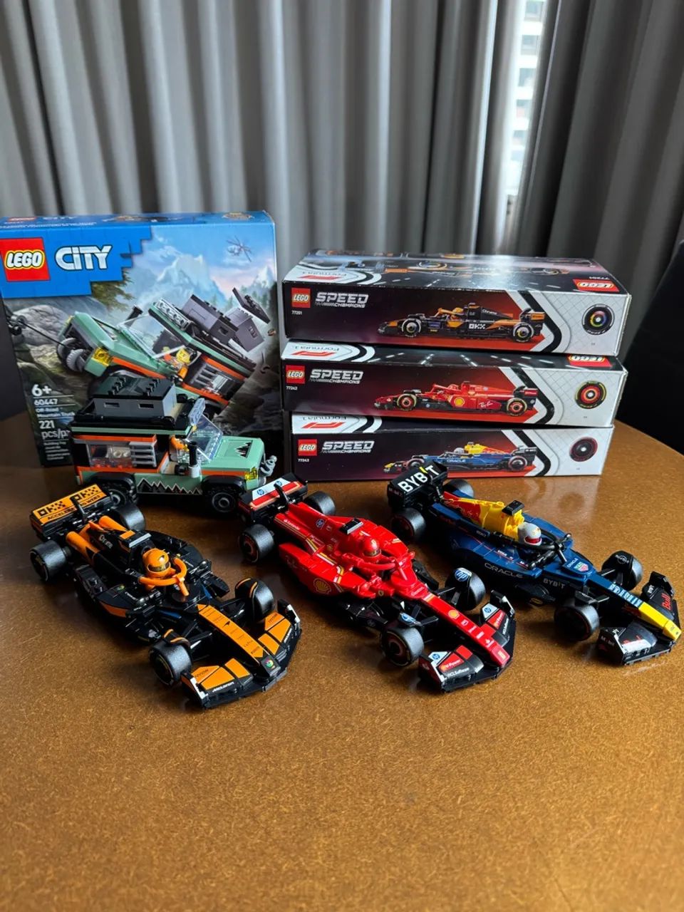 Lote com 4 Legos Speed Champions e City