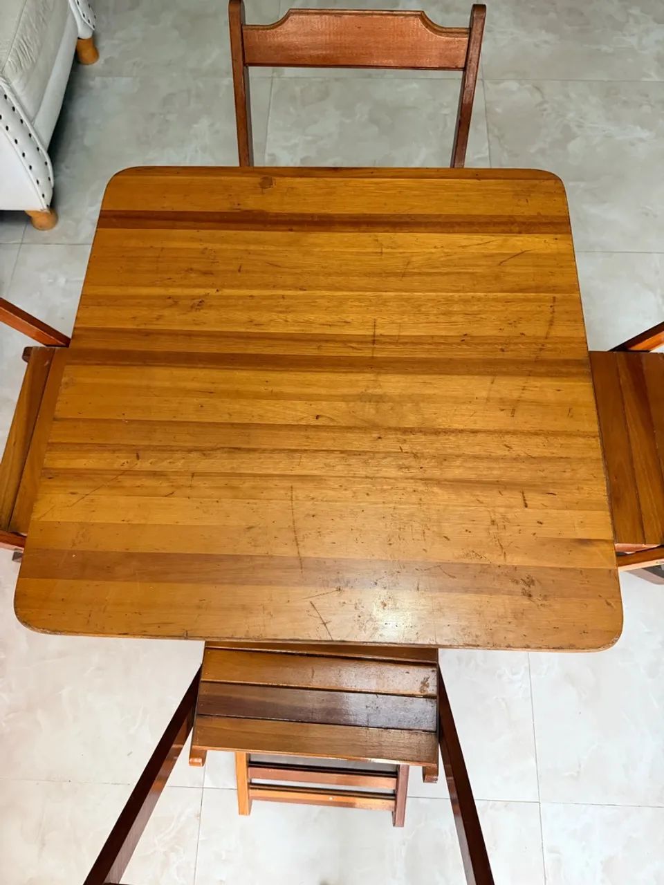 CONJUNTO DE MESA DE MADEIRA + 4 CADEIRAS - Foto 3
