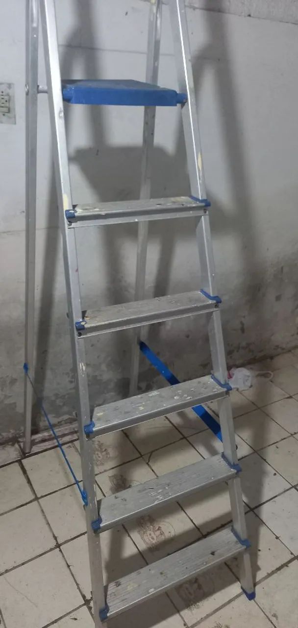 Escada alumínio 2 metros