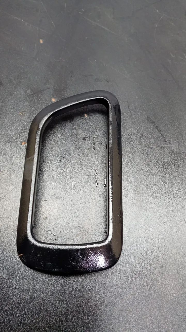 MOLDURA DE ACABAMENTO DA MAÇANETA/ PAJERO TR4 - Peças para ônibus