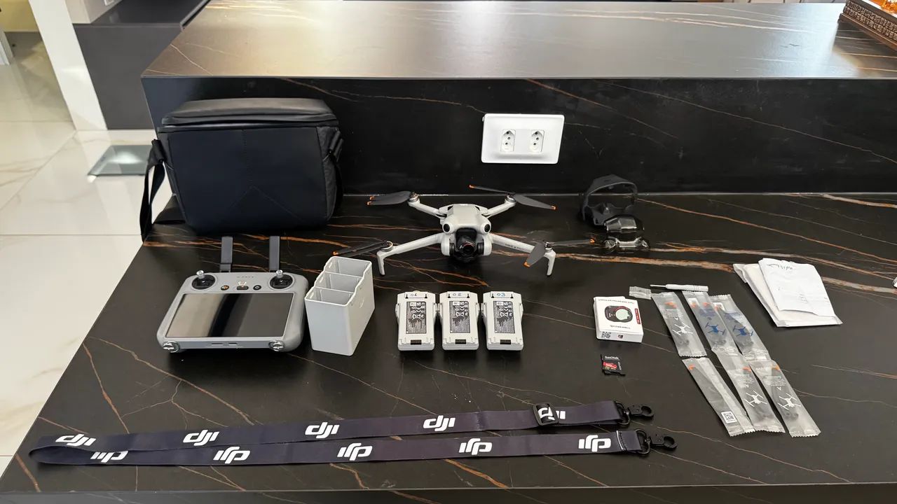 Drone DJI Mini 4 Pro Fly More Combo com RC 2 - Foto 2