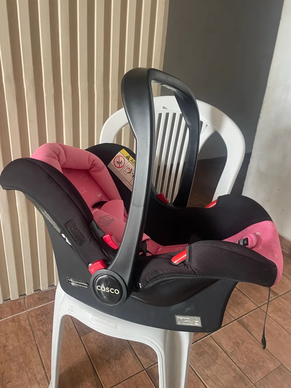 Carrinho de bebê com bebê conforto  - Foto 4