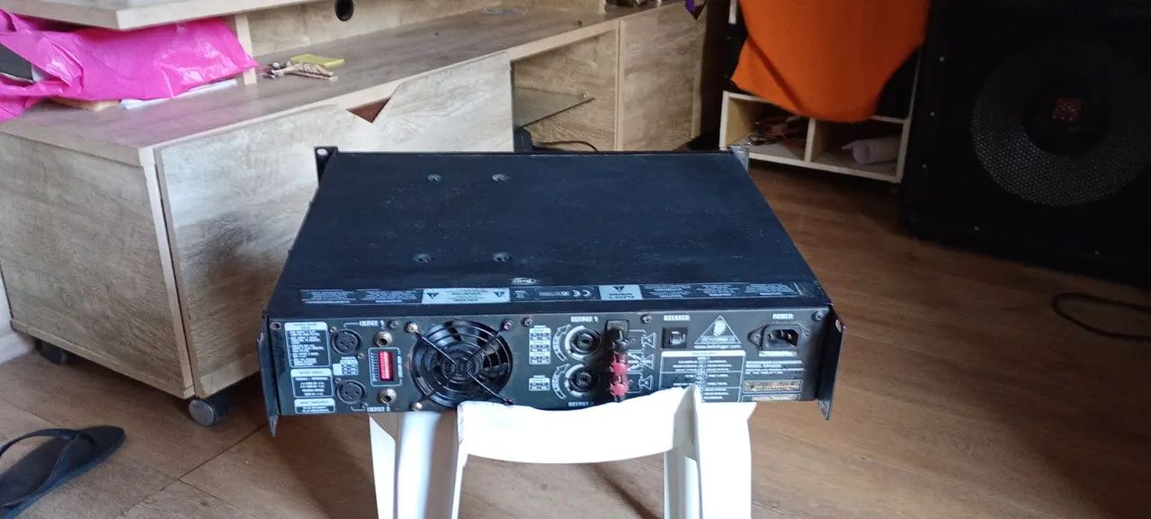 Aplificador Behringer 4000 - Foto 2