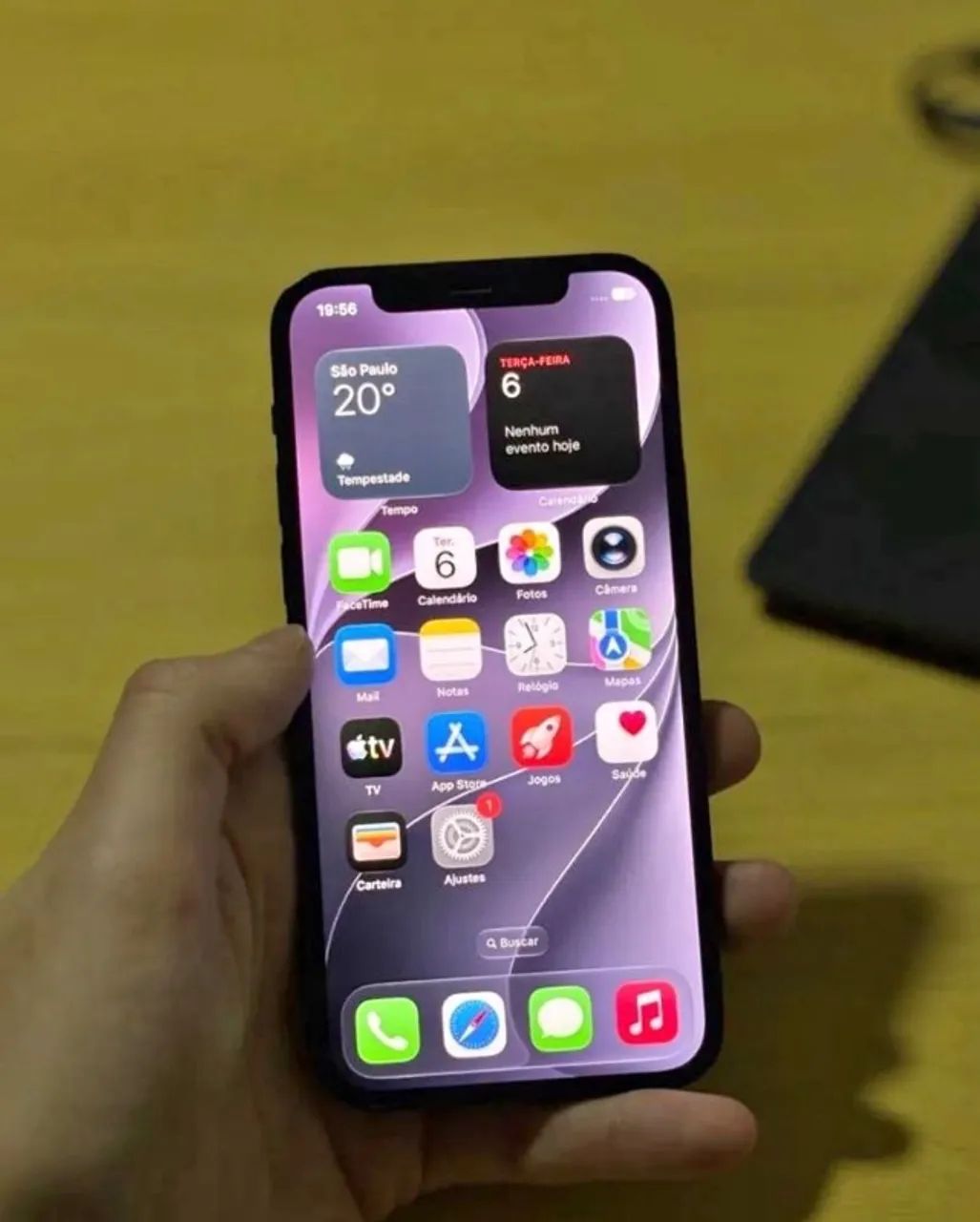 iPhone 12 semi novo 