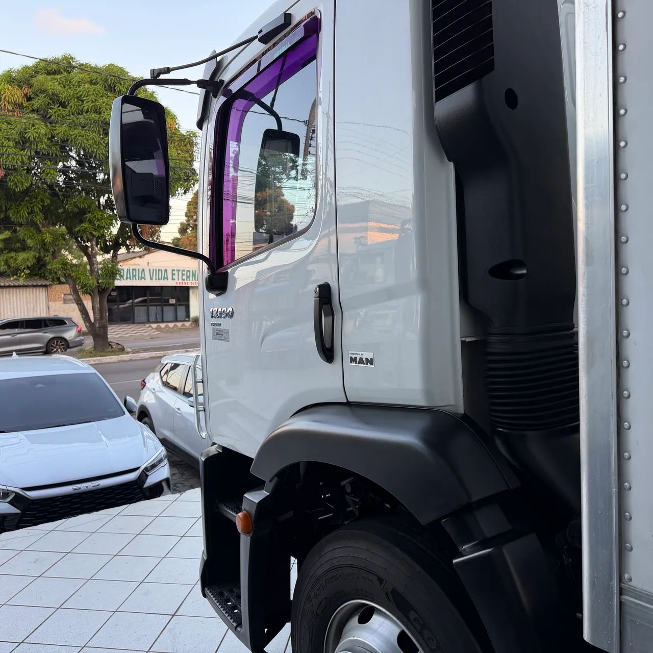 Volkswagen 13.190 Baú 7,00m 2017 Único Dono 90 Mil km rodados Extra - Foto 4