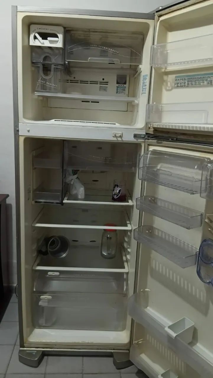 Geladeira Eletrolux para vender peças. - Foto 4