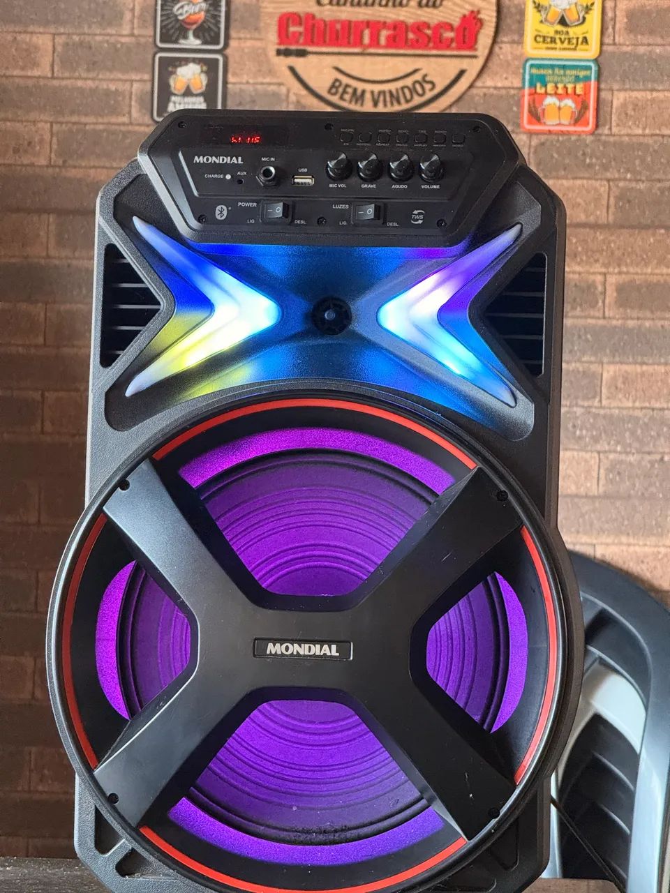 Caixa de Som Mondial CM-400 , Bluetooth e LED .