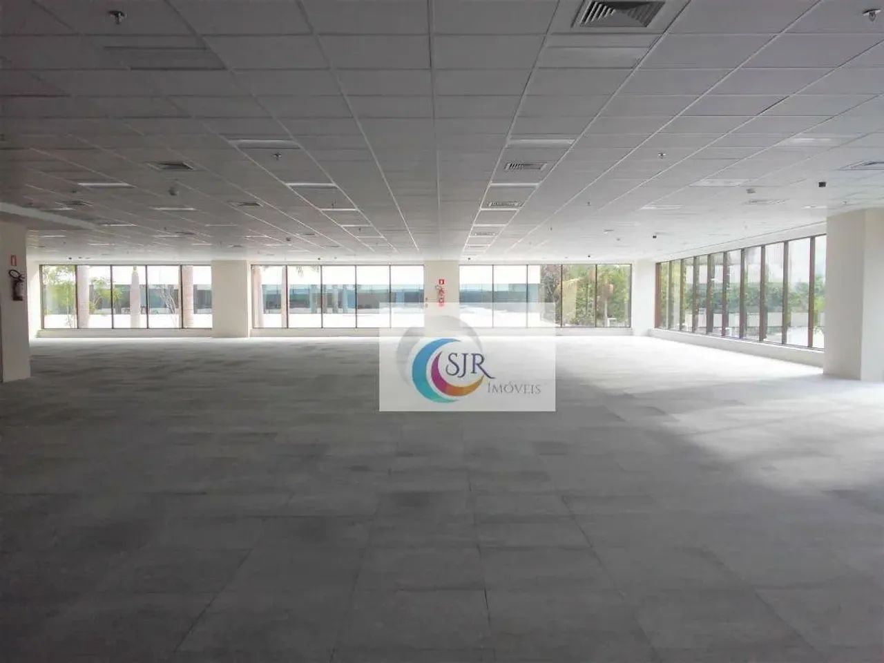 Conjunto Comercial de 1.720m² úteis com 50 vagas em Edifício Triple A!! - Foto 9