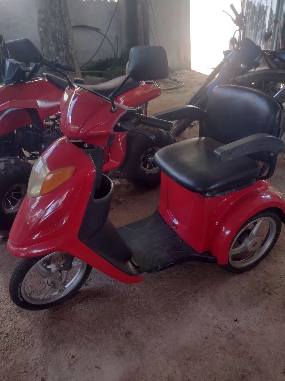 Quadriciclo e motos 