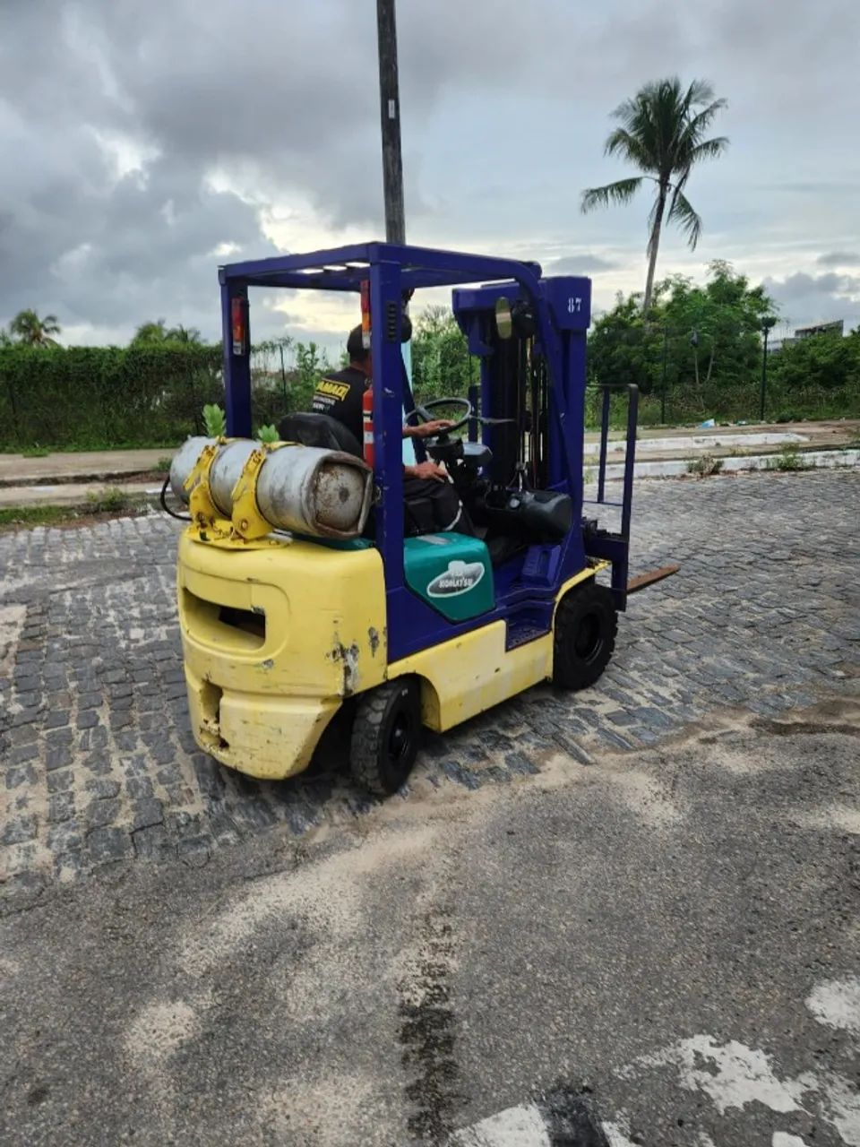 EMPILHADEIRA KOMATSU FG18HT-16 