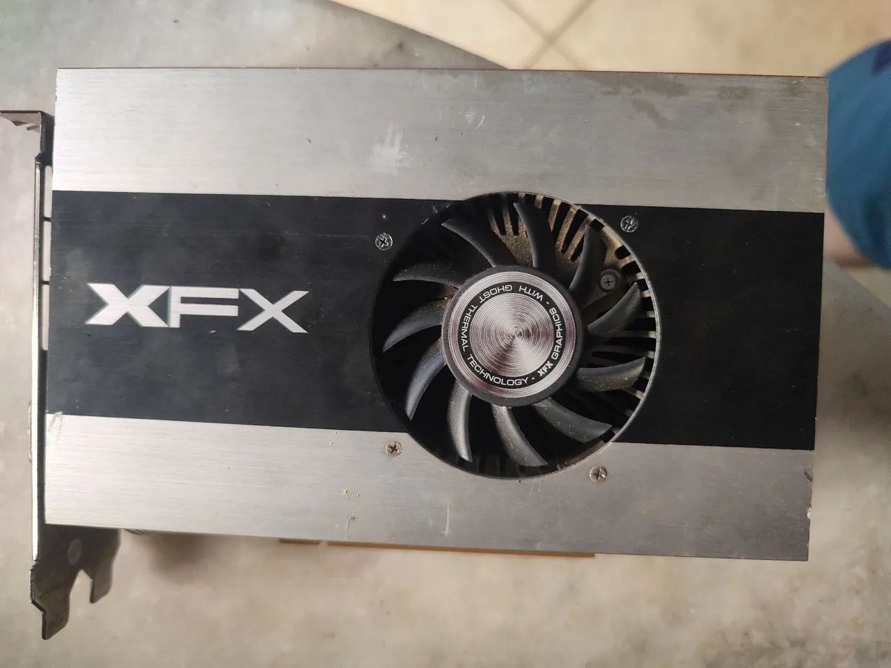 Placa de vídeo xfx r7700 com defeito 