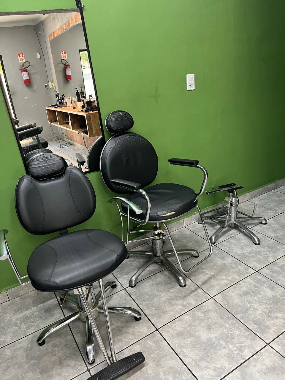2 CADEIRAS BARBEARIA 