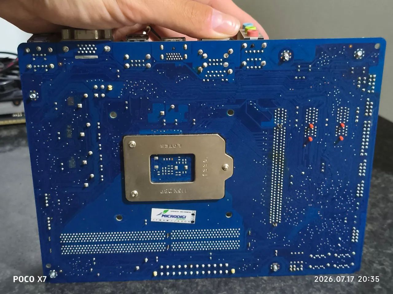 Placa mãe com defeito, modelo ipmh61p1 - Foto 4