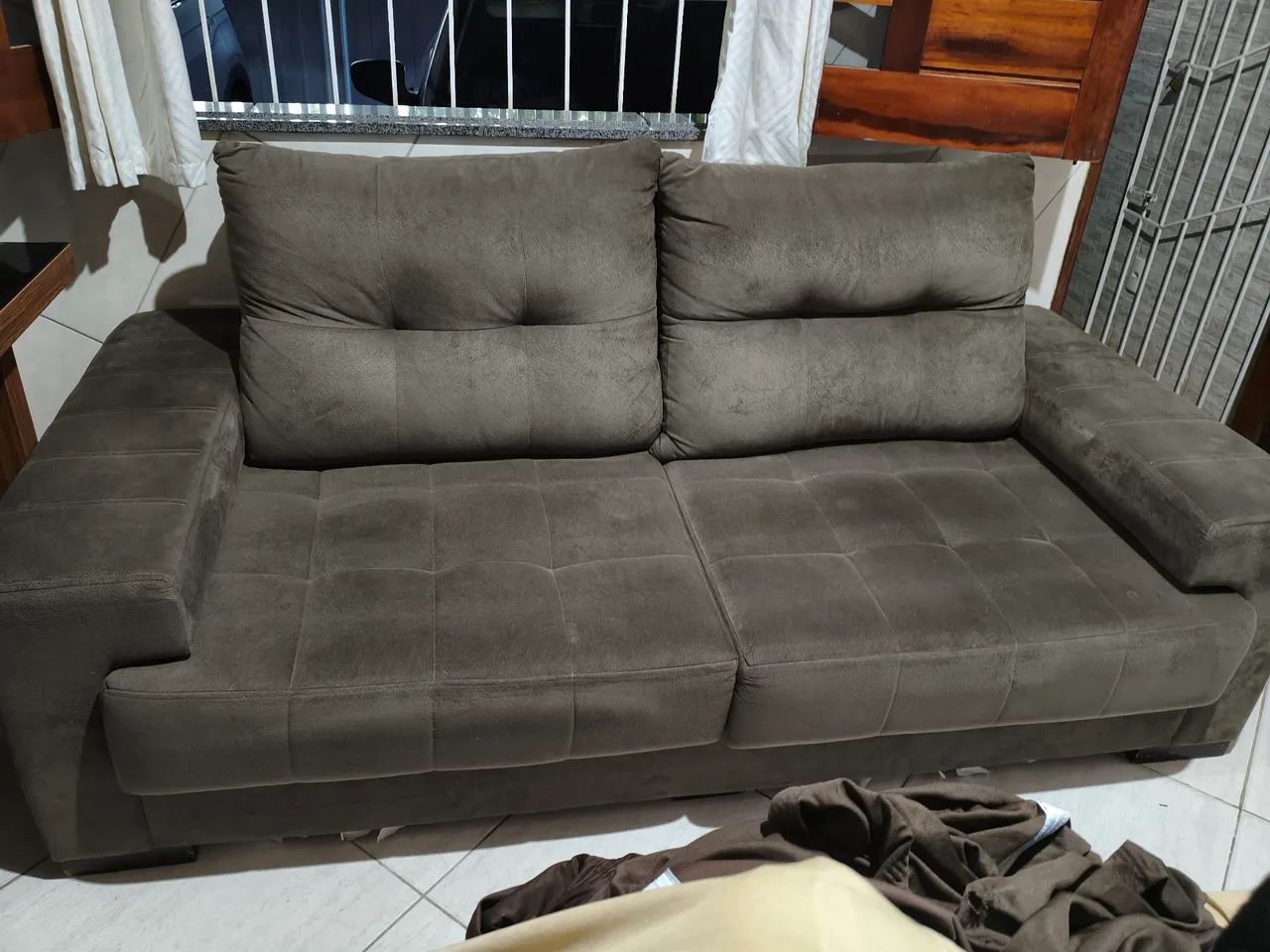 Sofá em Suede 3 lugares