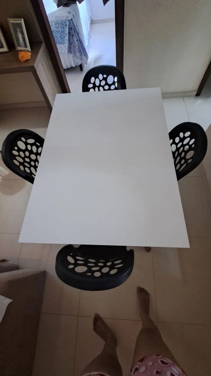 Mesa com 4 cadeiras