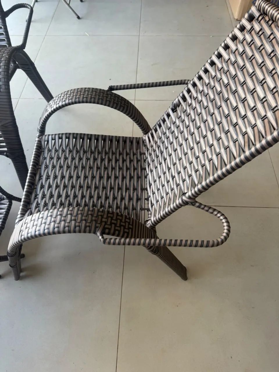 Conjunto mesa e 4 cadeiras  - Foto 4