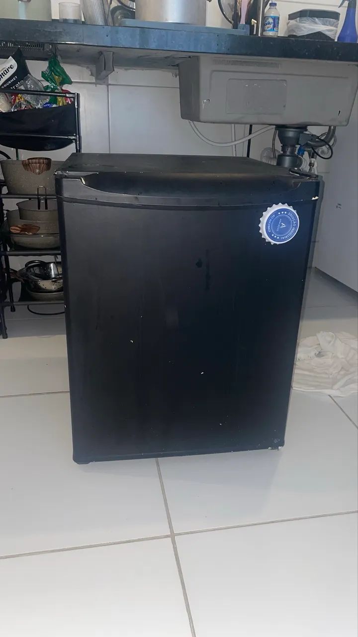 Frigobar Consul 76 Litros com Gaveta Multiuso - CRC08MB PRETO