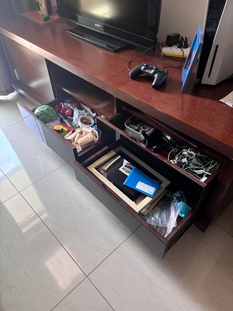 Rack de Madeira com porta de correr e 3 gavetas - Foto 3