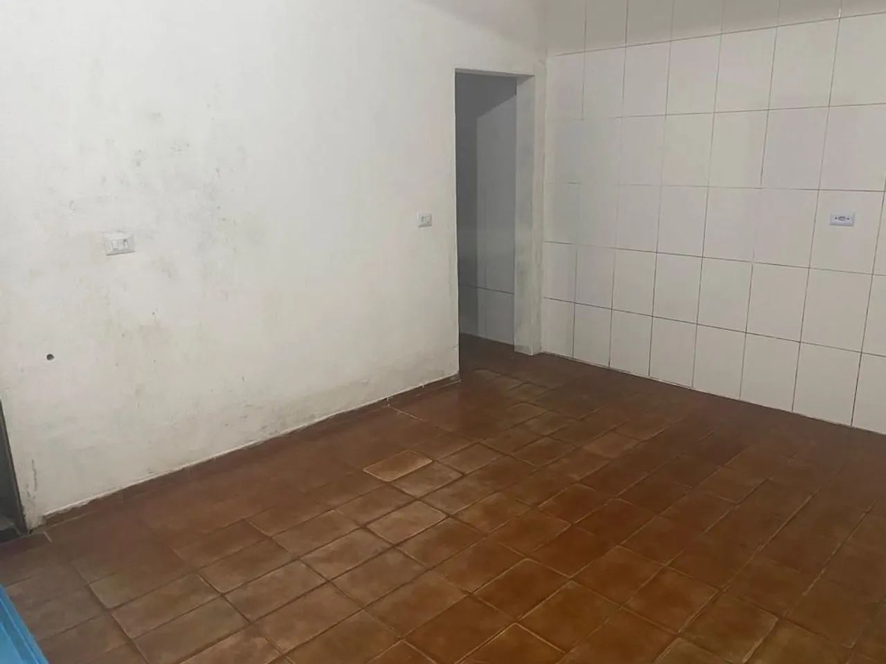 Aluga-se 3 comodos - Foto 2