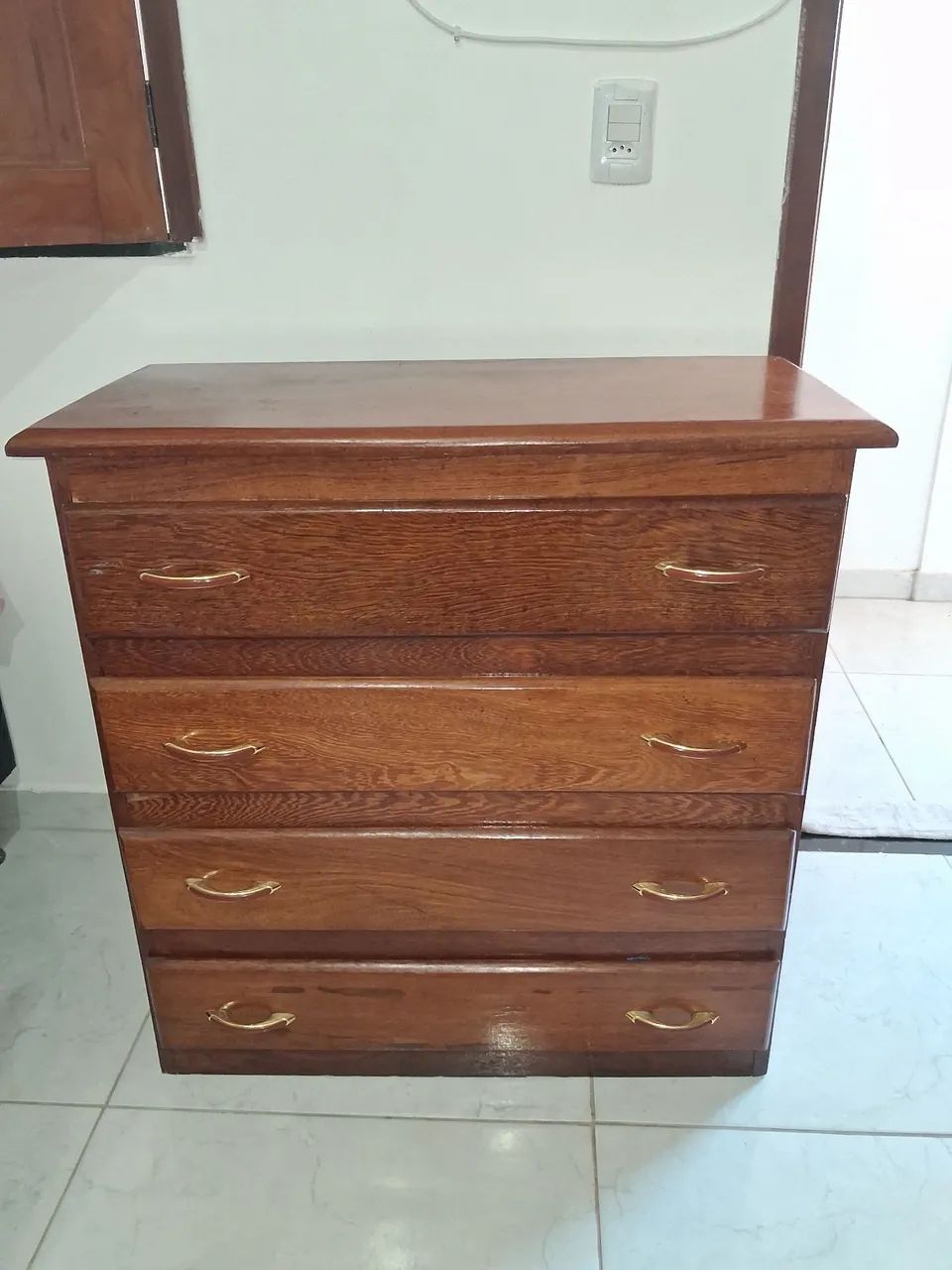 Vende-se uma cômoda semi nova - Foto 4