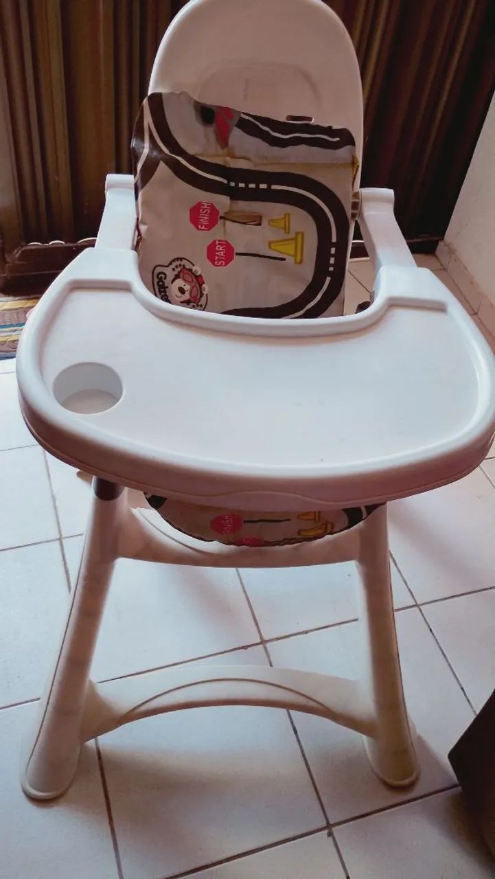 Cadeirinha de alimentação para bebê 