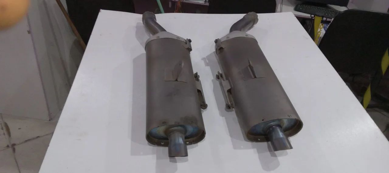 Par de Ponteira do cano da Yamaha R1 2007 2008 original 