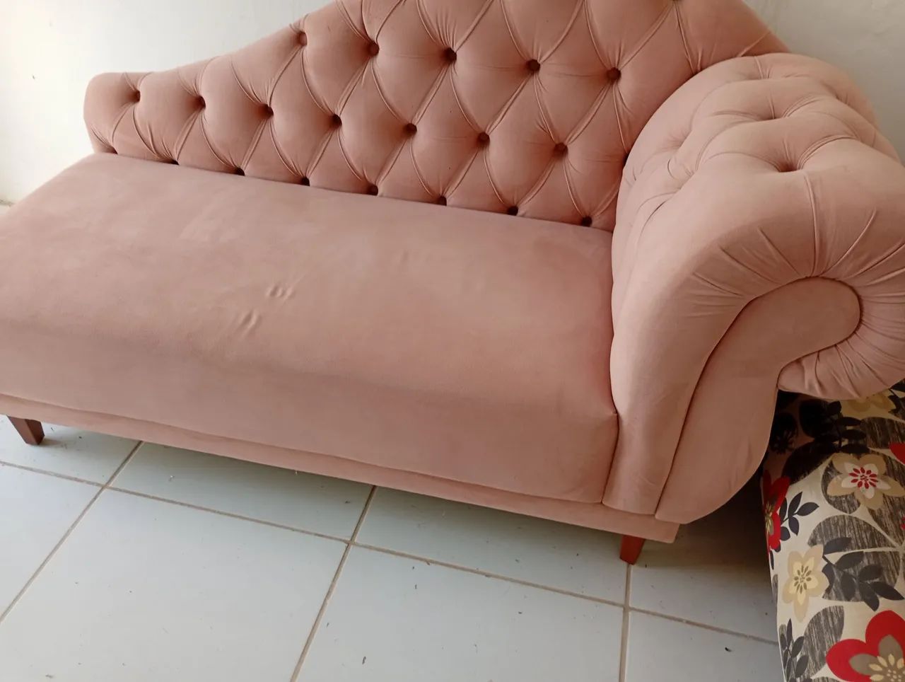 2 Sofá decorativo 1 Divã 