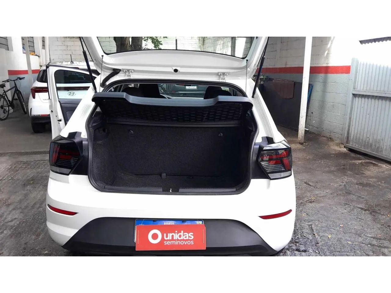 Volkswagen Polo Track 1.0 Flex 12V 5p, foto 13 de 16