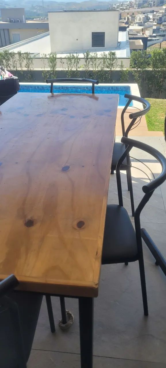 Mesa de madeira com 6 cadeiras - Foto 4