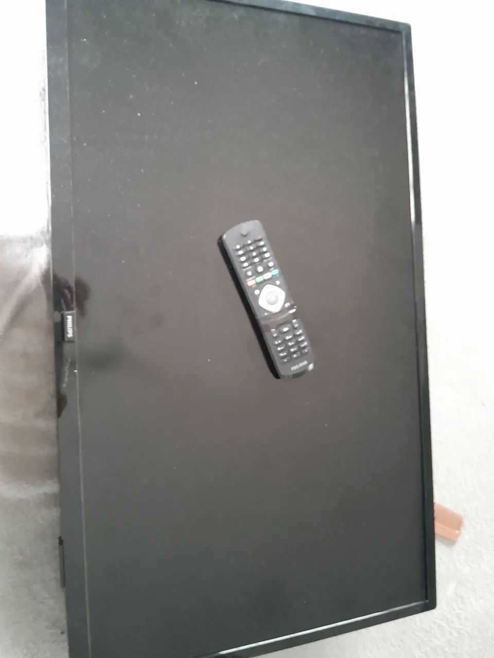 Vendo TV philips 32 polegadas com defeito so sai a voz. - Foto 2