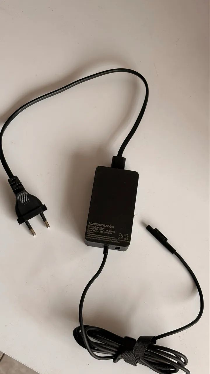 Carregador Notebook compatível com Microsoft Surface Pro 5 6 7 44W 15V 2.58A USB