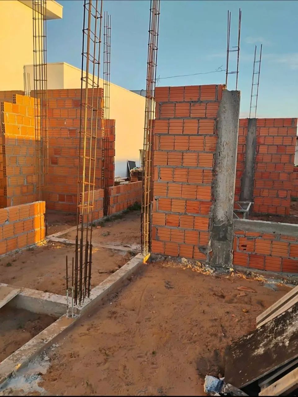 Pedreiro brasileiro disponível 24 horas cidade e interior 