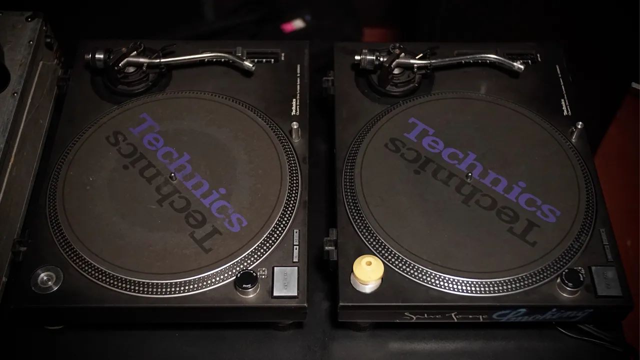 美品 Technics SL-1200MK3 Technics SL-1200MK3 Black Direct Drive DJ Turntable (par